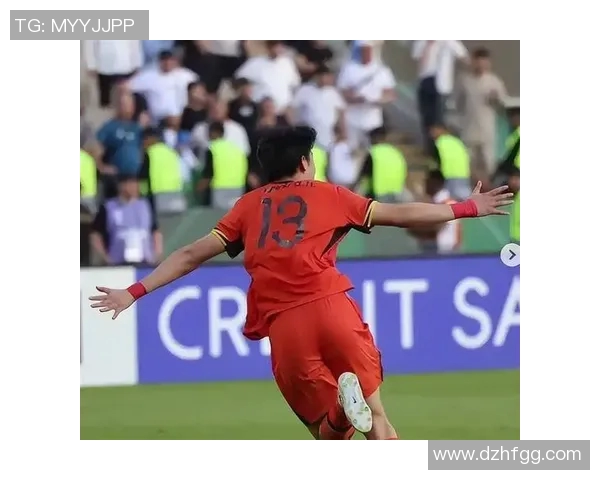 白色球衣下的传奇足球明星们如何在绿茵场上书写辉煌历史