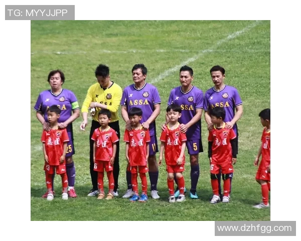 香港足球明星队队服设计风格与历史演变的深度解析与展示